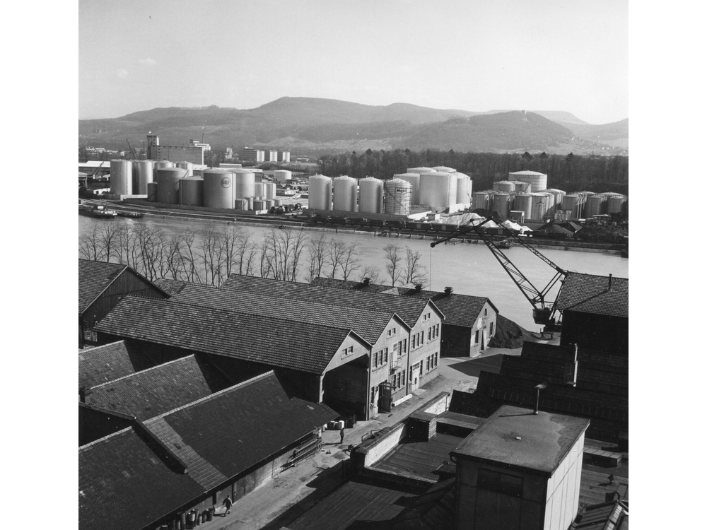 Blick auf Schweizerhalle