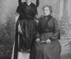 Markgraeferl Tracht um 1900