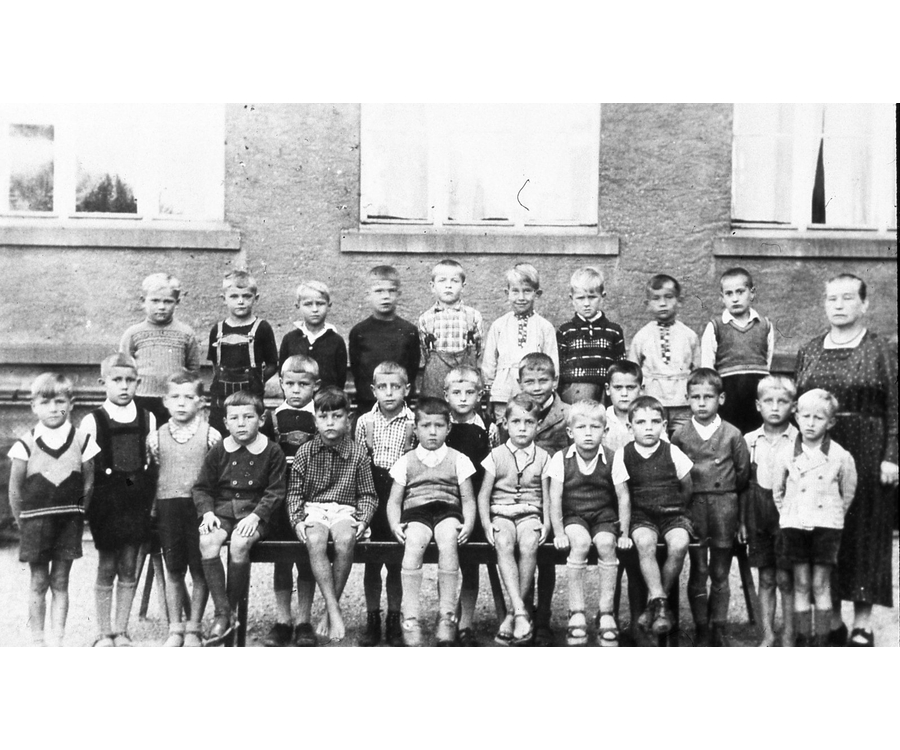 Jahrg1934_35_Schuljahr1boys