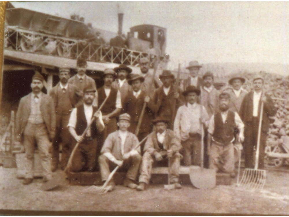 Solvay 1894 - das Foto stammt aus einer Collage, die im Vorraum des Bauamtes Wyhlen hängt.
Brender_003