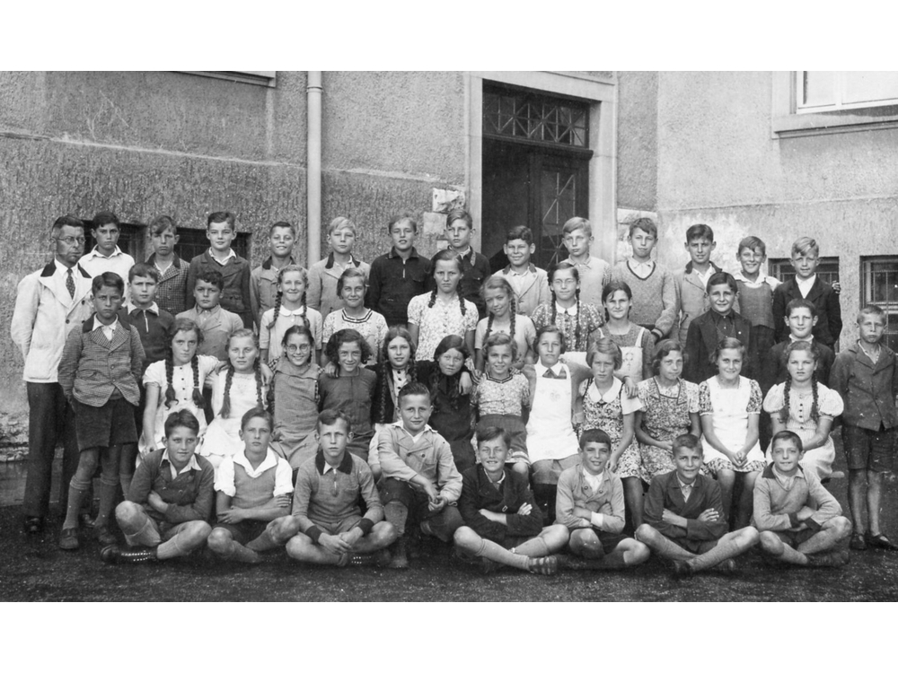 Lehrer Kraft, Hebelschule 1938
Brender_009