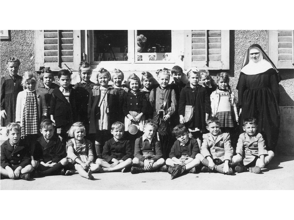 12. August 1948 Ausflug Kindergarten Wyhlen mit Entlassenen
Bauckner_004