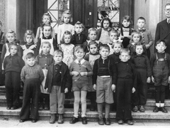 1. Klasser der Hebelschule 1949 mit Lehrer Kraft
Bauckner_009
