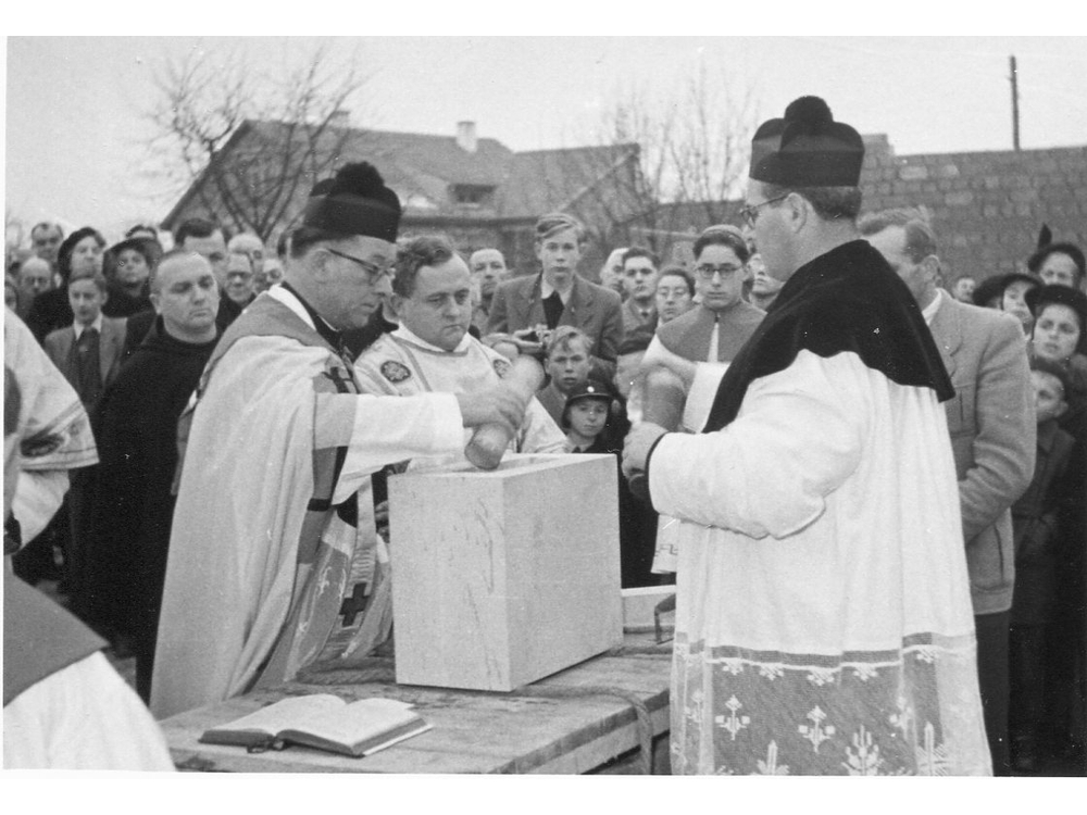 Grundsteinlegung der kat. Kirche Gre. St. Michael im Jahre 1953
Bauckner_019