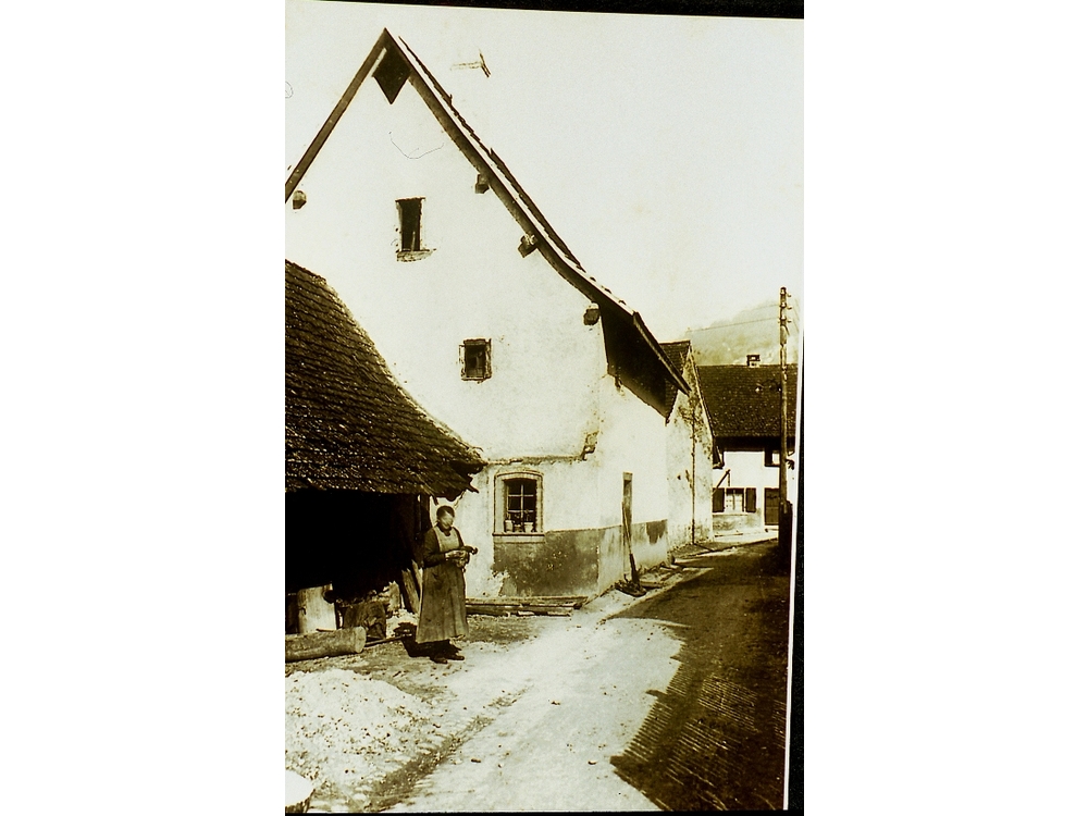 im Hintergrund Gebäude abgerissen, heute Garagen  Baumgartenstrasse 12, 1930er Jahre
Bild72