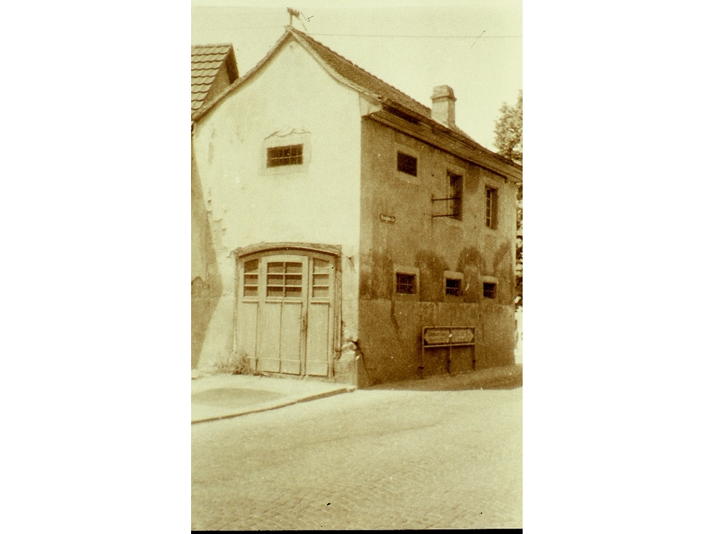 Spritzenhaus, Ansicht von Osten; oben Arrestraum; Wächter Josef Braun 
Bild75