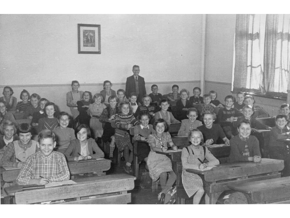 Hebelschule: Jahrgang 1943/44
ca 1955. Lehrer Valentin Kraft
Hebelschule_50er_Jahre