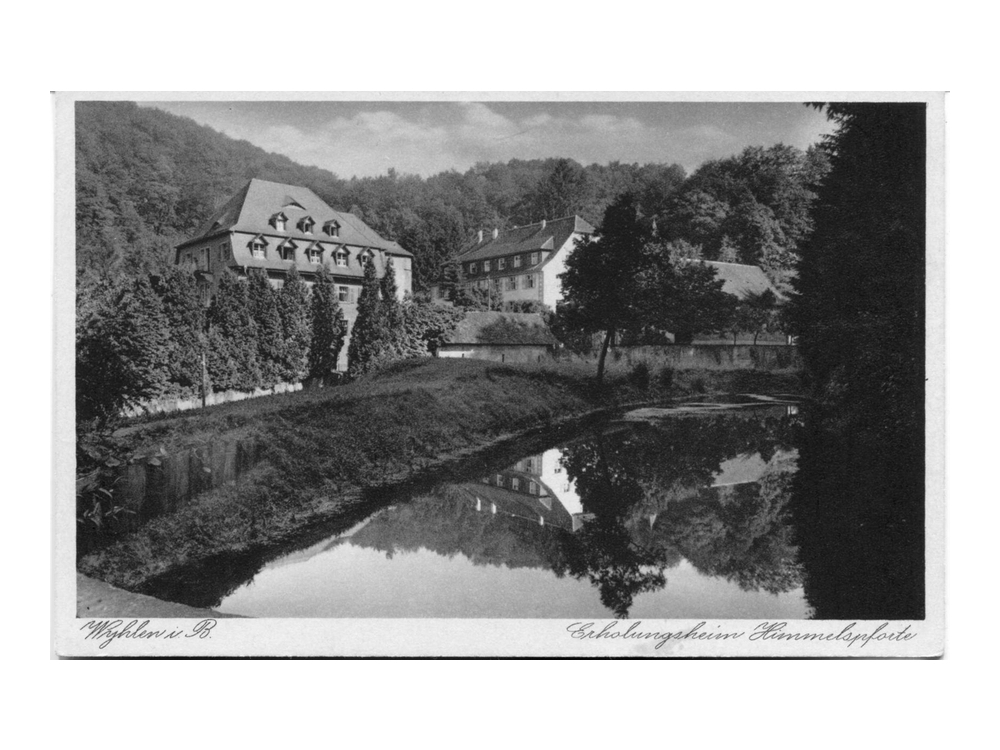 Himmelspforte vorne rechts der Teich der Klostermühle
 (heute trocken gelegt)
Wyhlen_9