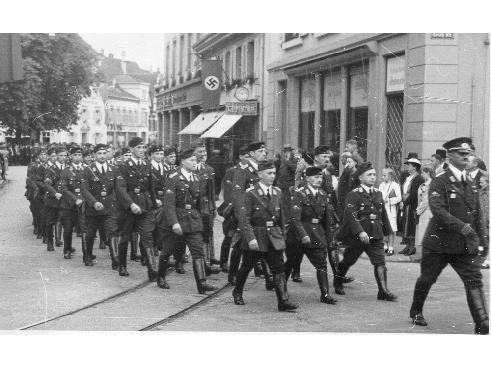 DRK-Wyhlen, Umzug in Lörrac 1930er Jahre
Rhein_009