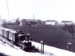 Solvay-Lok 1925
Mit der "Dampflokk" transportierte die Solvay das Steinbruchmaterial vom Engeltal in die Fabrik, wo es zur Sodaherstellung verwendet wurde. 1958 wurde die Fabrik geschlossen.
Stein_Kurt_001