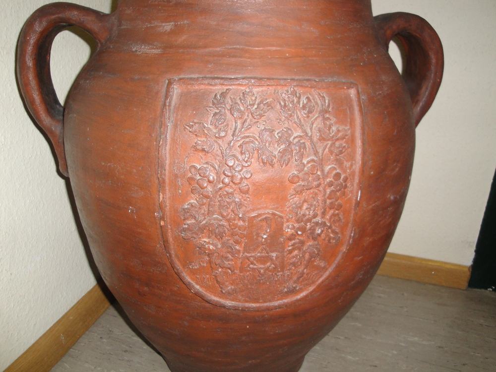 Vase im Grenzacher Rathaus