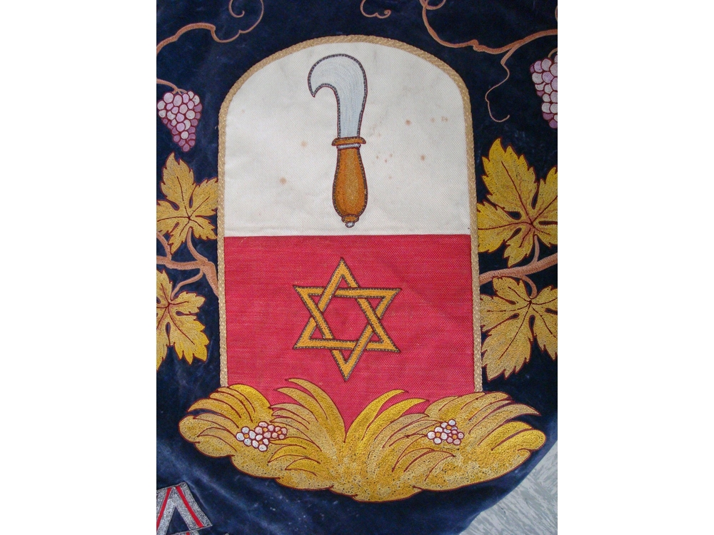 Wappen auf der Fahne des Grenzacher Männerchors